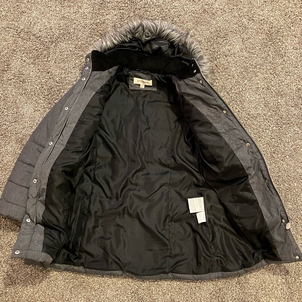 Liz Claiborne Charcoal Puffer Coat with Faux Fur Hood Trim - Picture 3 of 6